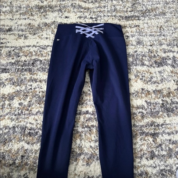 Fabletics Navy Powerhold Leggings Size Medium - Picture 2 of 3